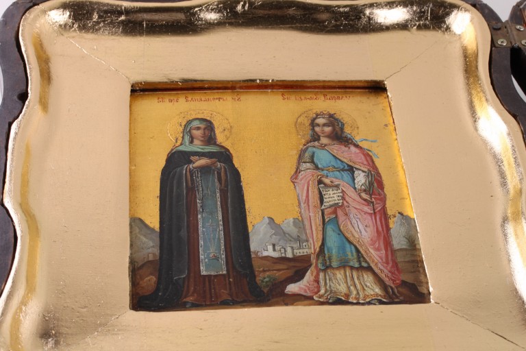 Икона Преподобной Елизаветы  Чудотворицы и Великомученицы Варвары в киоте.